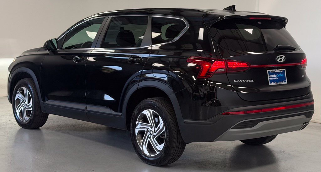 Certified 2023 Hyundai Santa Fe SE w/ Cargo Package AWD/4WD image 4