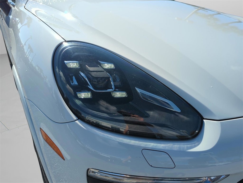 Used 2017 Porsche Cayenne S Platinum image 18