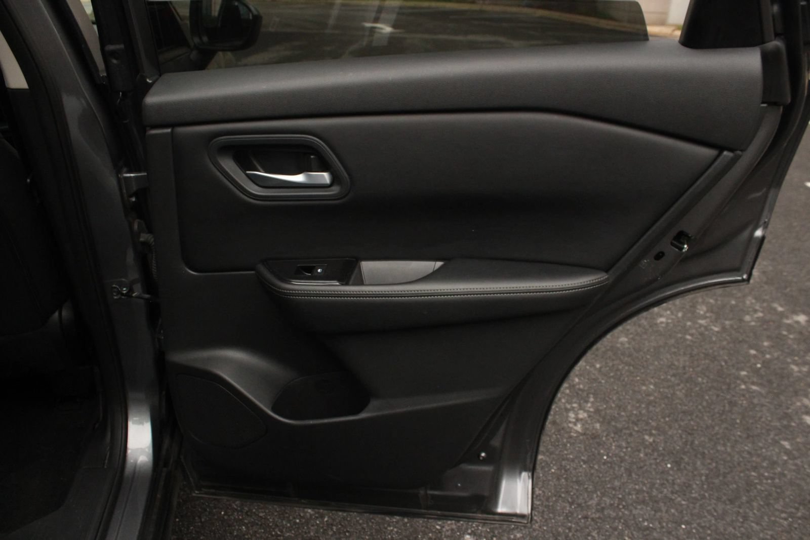 Used 2025 Nissan Rogue SV AWD/4WD image 23