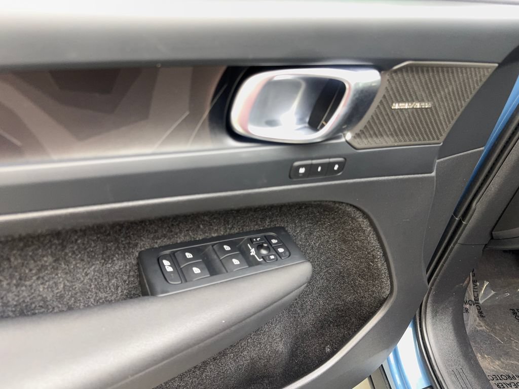Used 2023 Volvo C40 P8 Recharge Ultimate AWD/4WD image 33