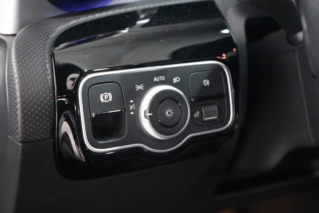 Used 2025 Mercedes-Benz CLA 250 image 21