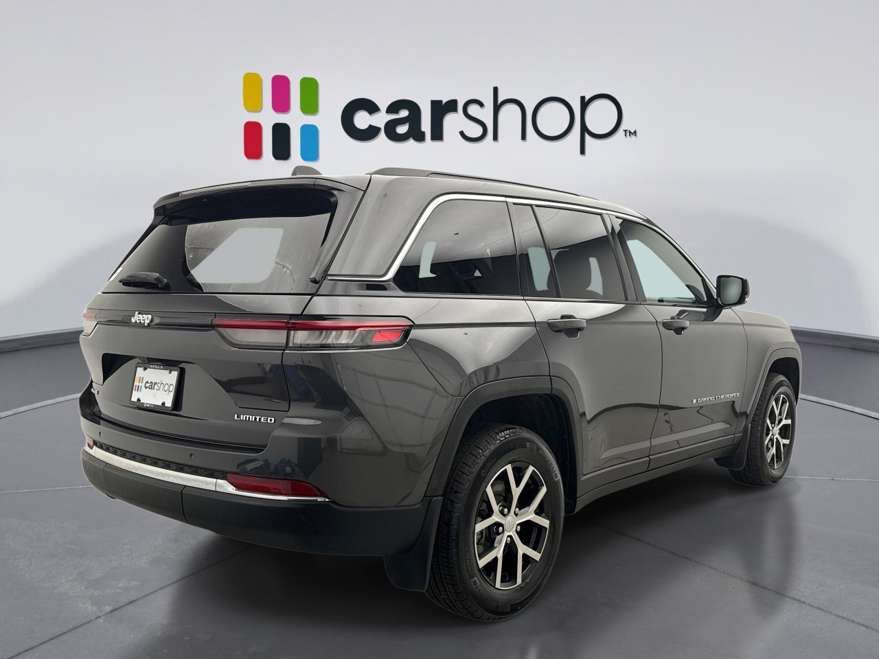 Used 2025 Jeep Grand Cherokee Limited AWD/4WD image 5