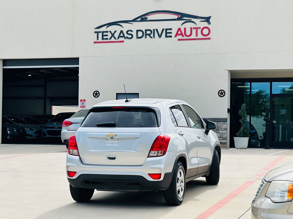 Used 2019 Chevrolet Trax LS w/ Tint and Cruise Package FWD image 7