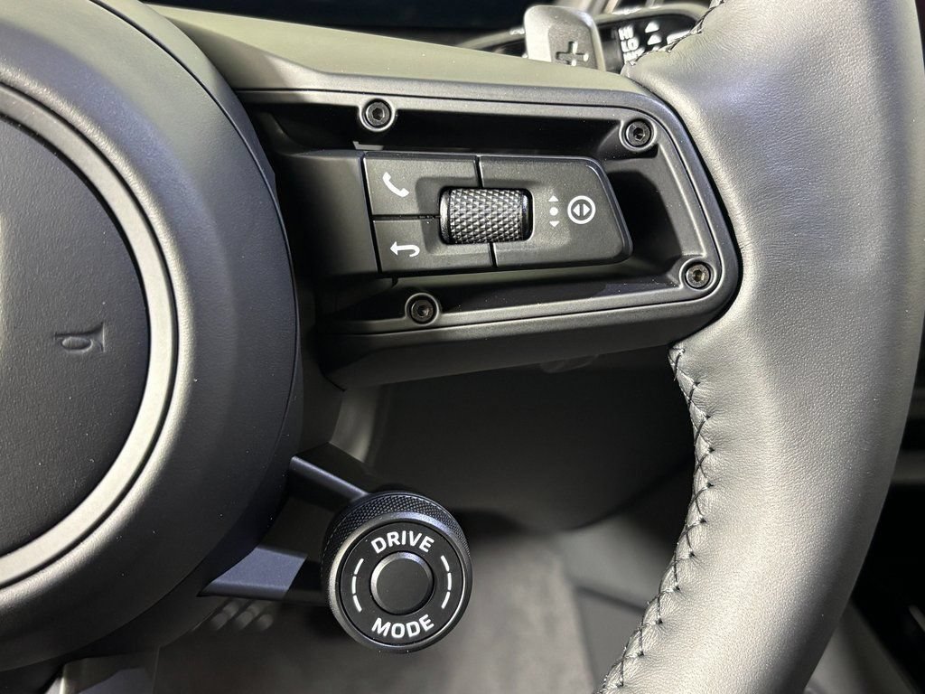 Certified 2026 Porsche Cayenne AWD/4WD image 26