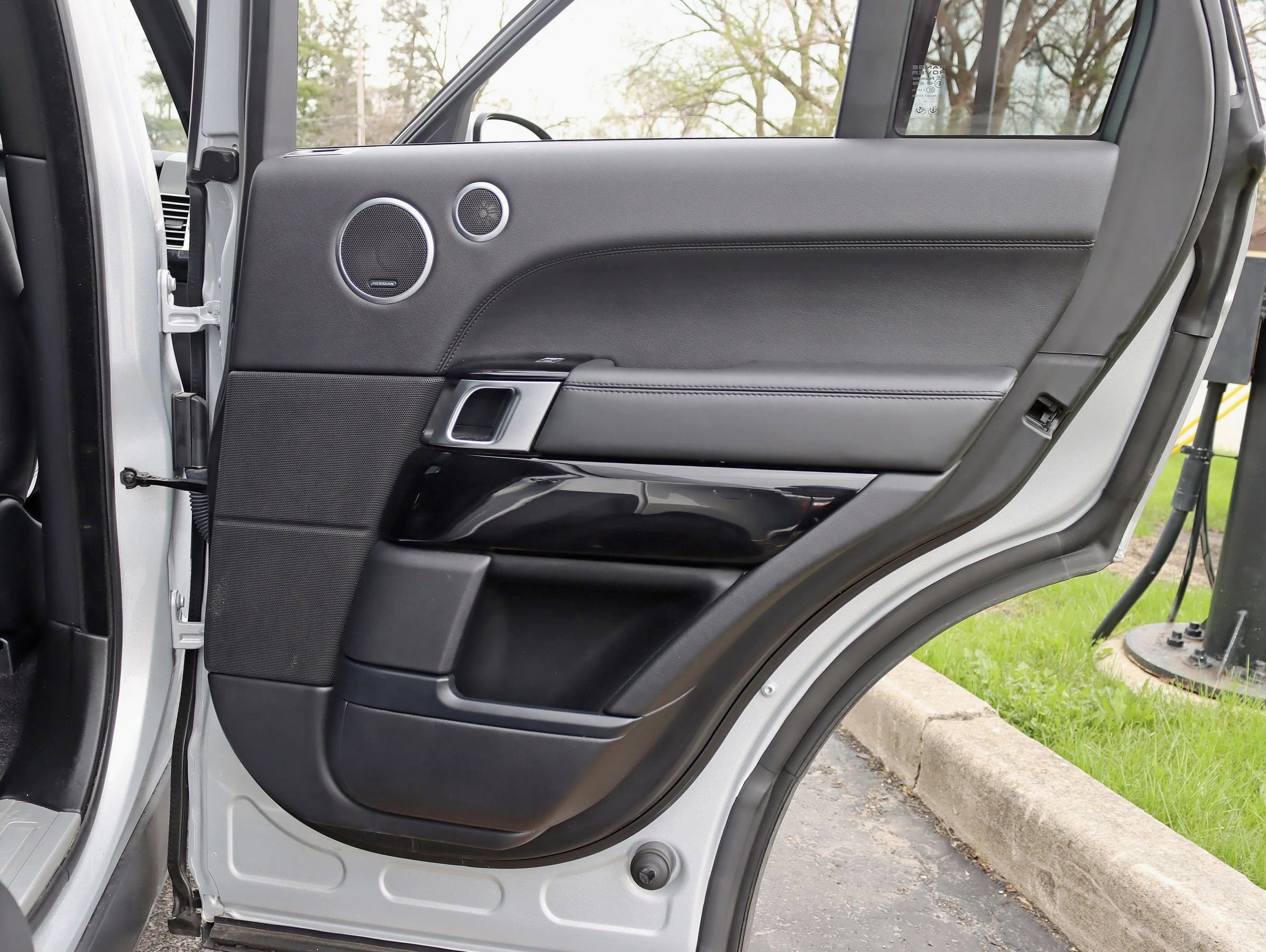 Used 2017 Land Rover Range Rover Supercharged image 38