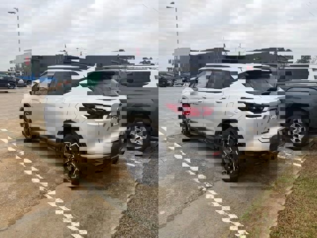 Used 2022 Chevrolet Blazer RS w/ Enhanced Convenience Package image 3