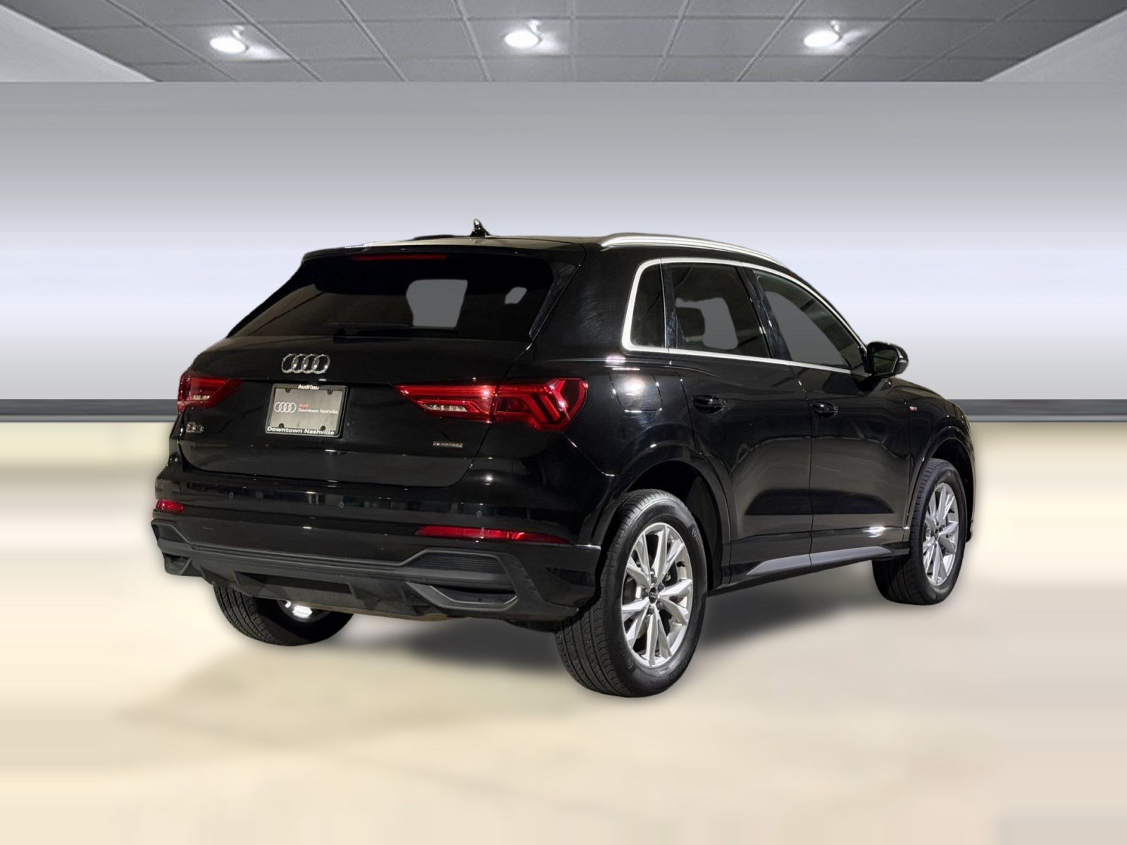 Certified 2025 Audi Q3 2.0T Premium w/ Convenience Package AWD/4WD image 9
