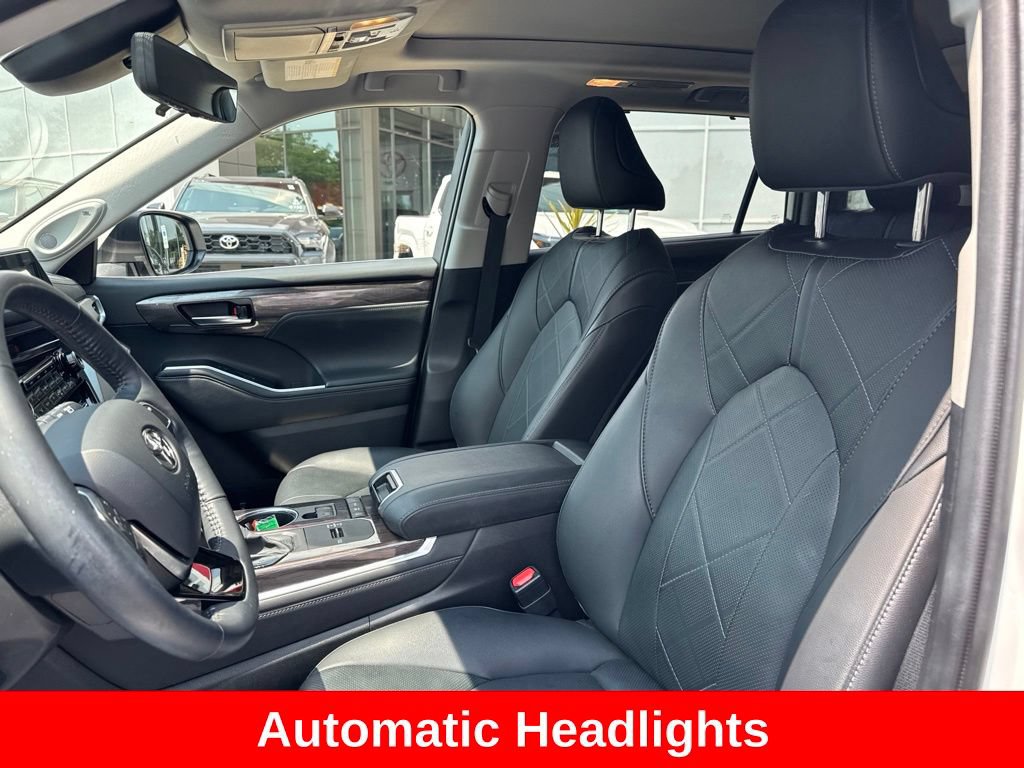 Certified 2020 Toyota Highlander Platinum AWD/4WD image 12