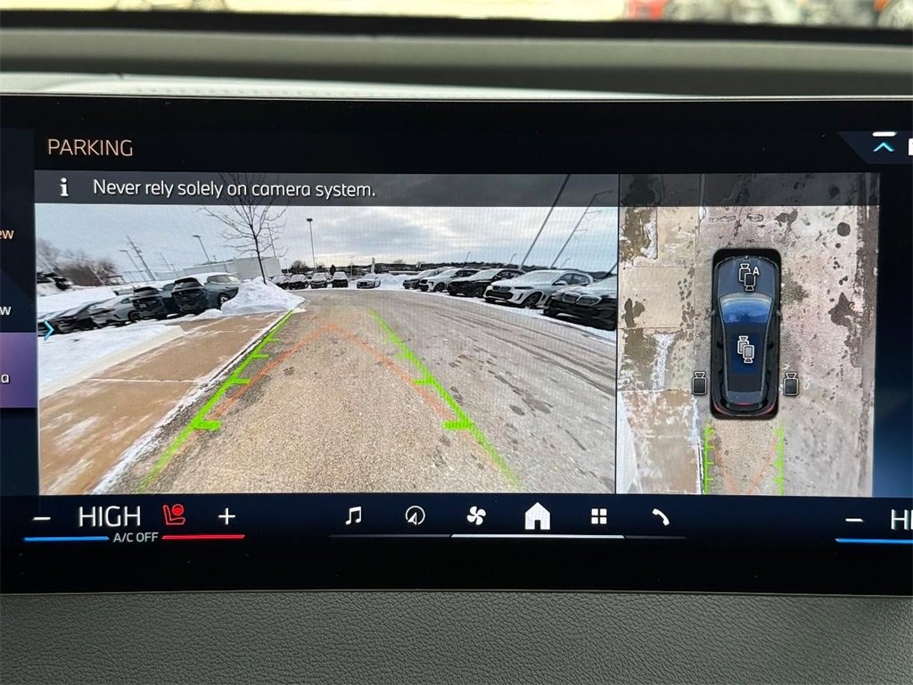 Used 2024 BMW iX xDrive50 w/ Sport Package image 19