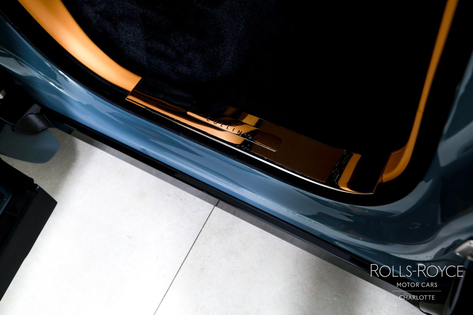 Used 2025 Rolls-Royce Cullinan image 34