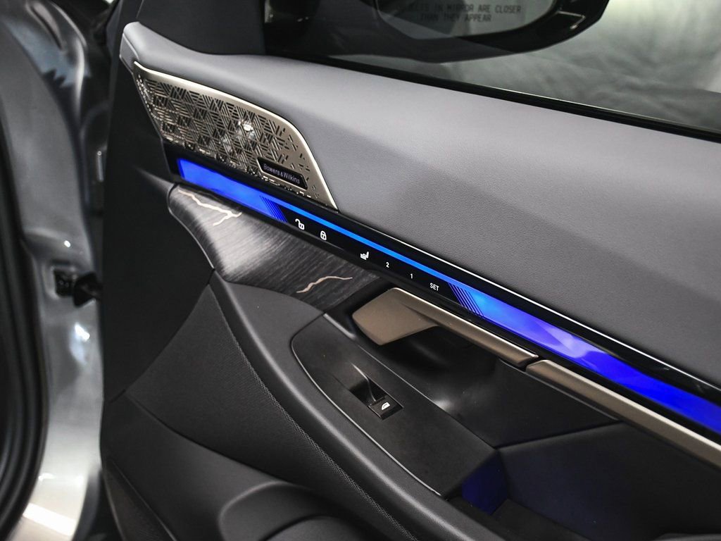 Used 2025 BMW i5 M60 w/ Executive Package image 20