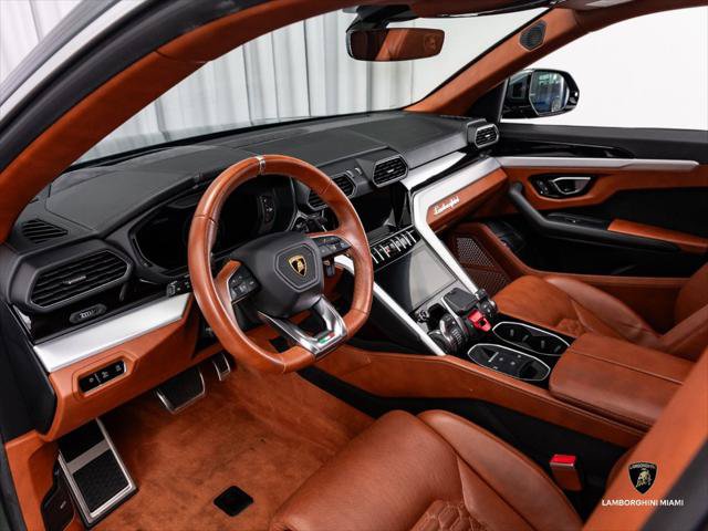 Used 2021 Lamborghini Urus AWD/4WD image 24