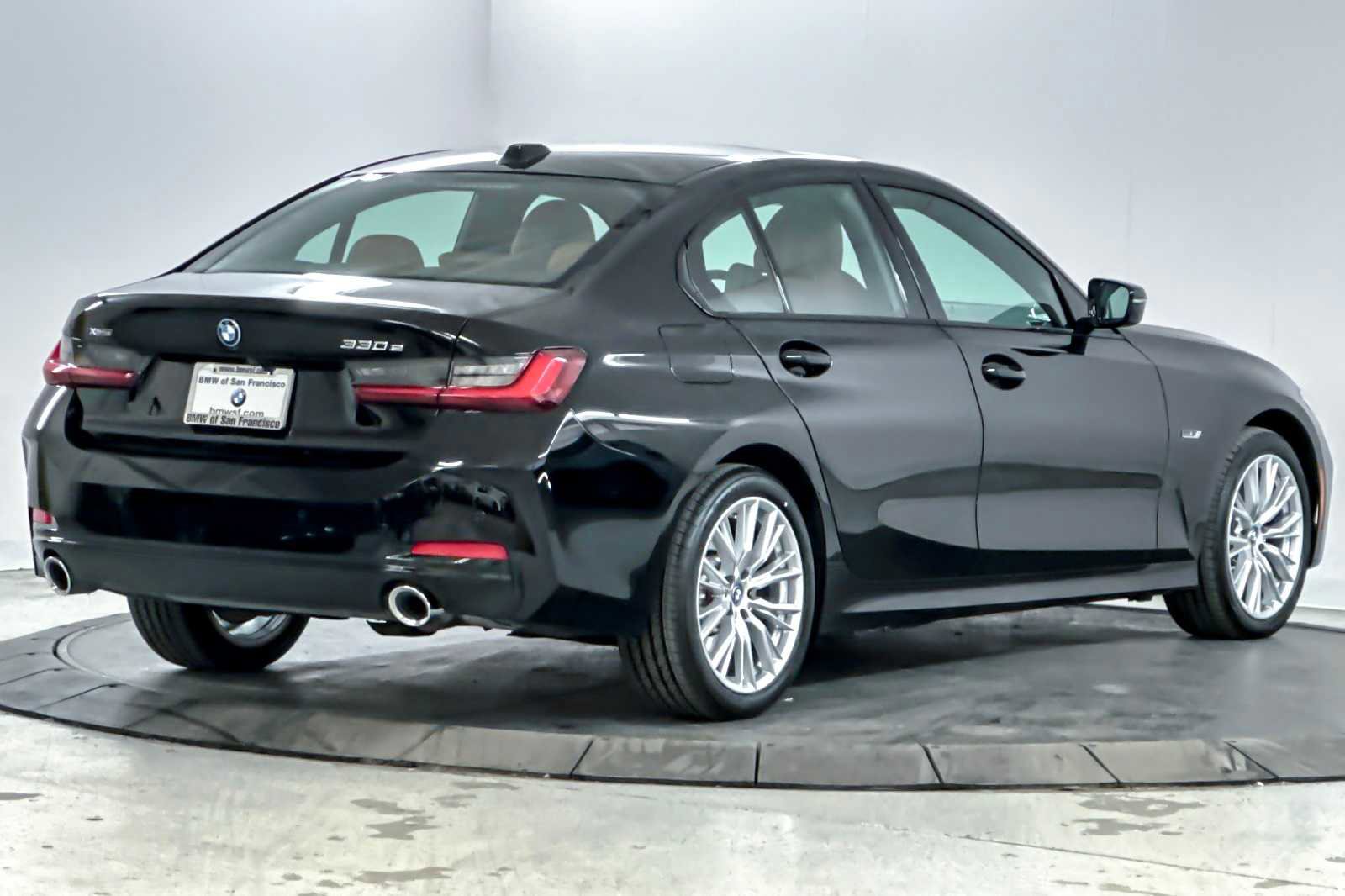 Used 2023 BMW 330e xDrive 330e xDrive w/ Driving Assistance Package image 2