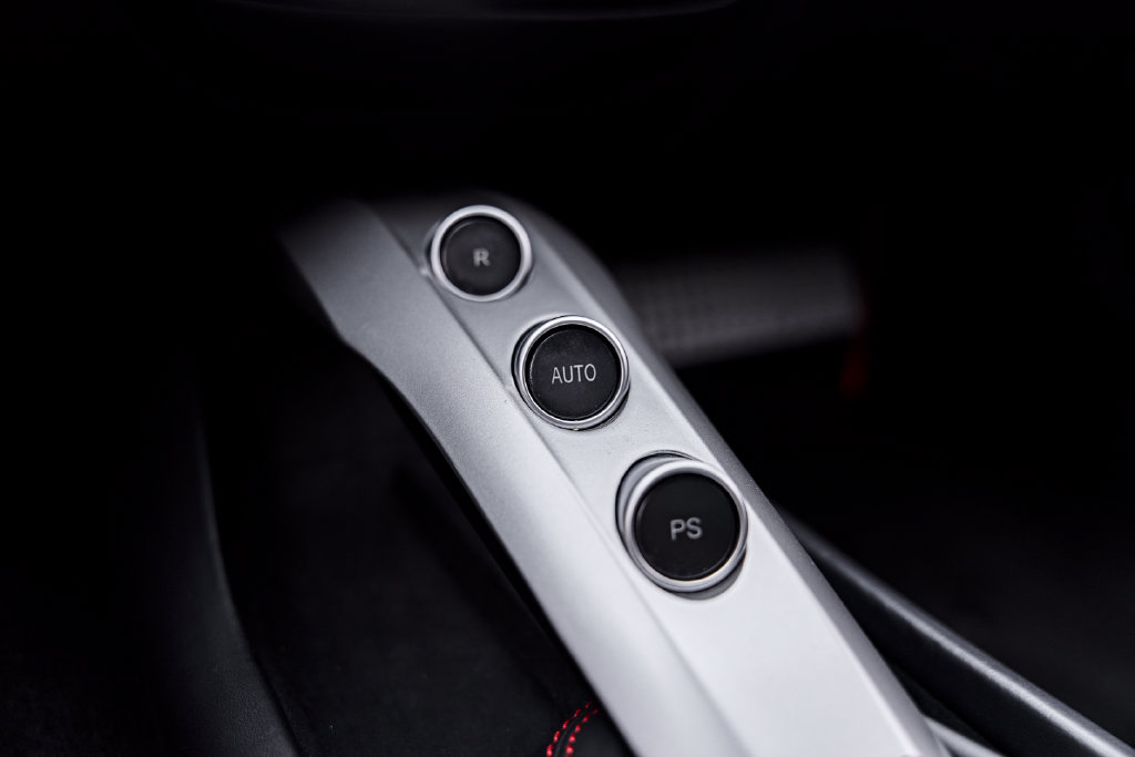 Used 2016 Ferrari F12 Berlinetta RWD image 81