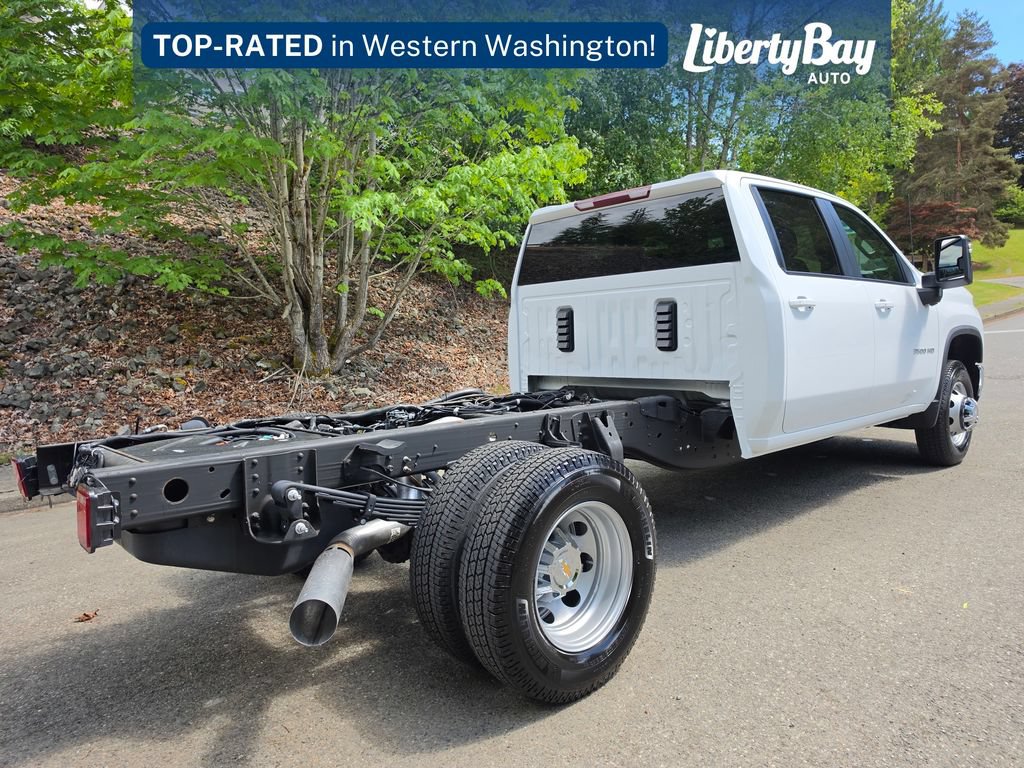 Used 2025 Chevrolet Silverado 3500 LT w/ Convenience Package AWD/4WD image 5