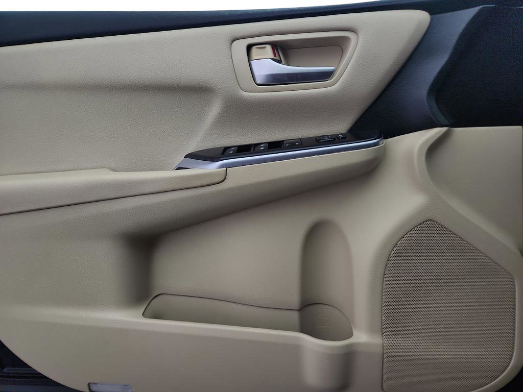 Used 2017 Toyota Camry LE image 26