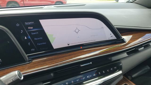 Used 2021 Cadillac Escalade Premium Luxury w/ LPO, Radiant Package AWD/4WD image 7