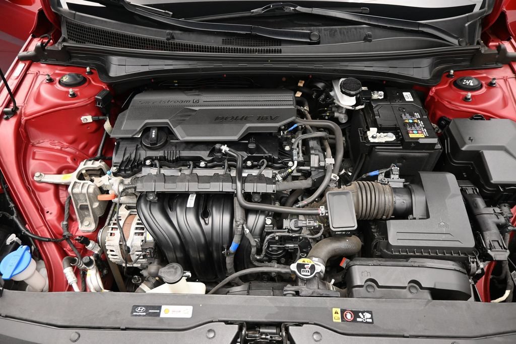 Used 2023 Hyundai Elantra Limited FWD image 16