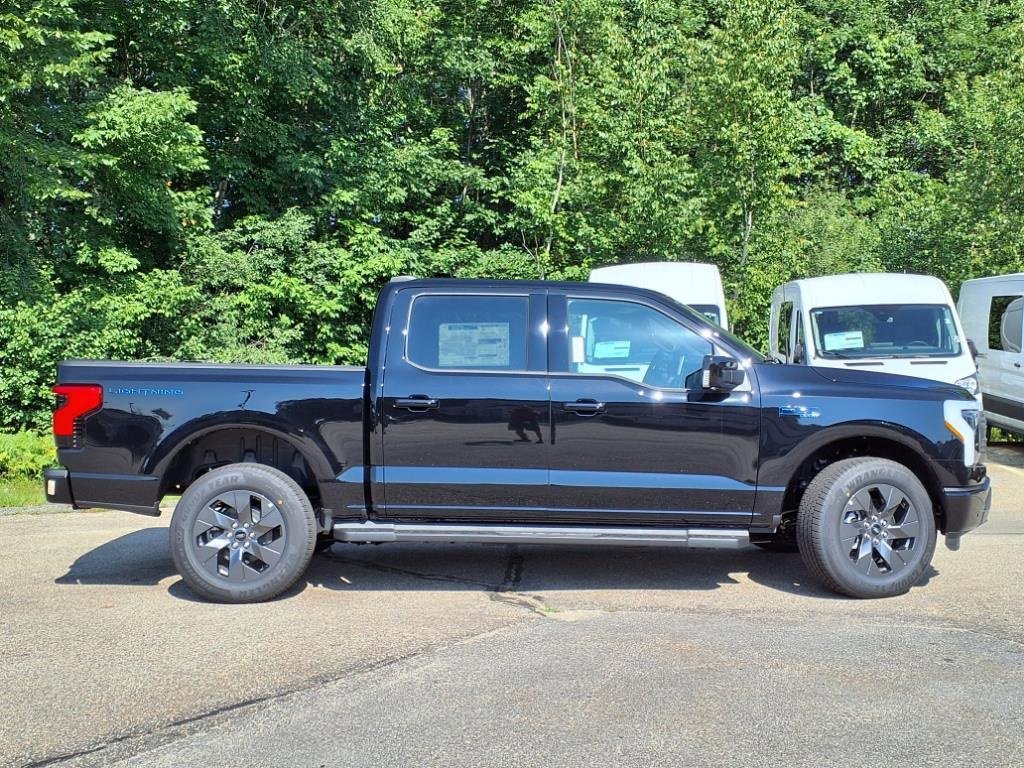 New 2025 Ford F150 Lightning Lariat image 3