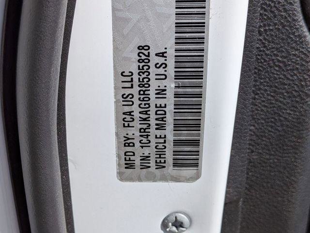 Certified 2024 Jeep Grand Cherokee L Laredo image 33