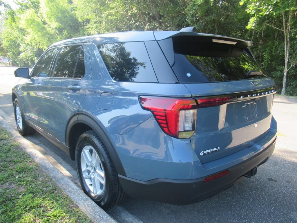 Used 2026 Ford Explorer Active RWD image 3