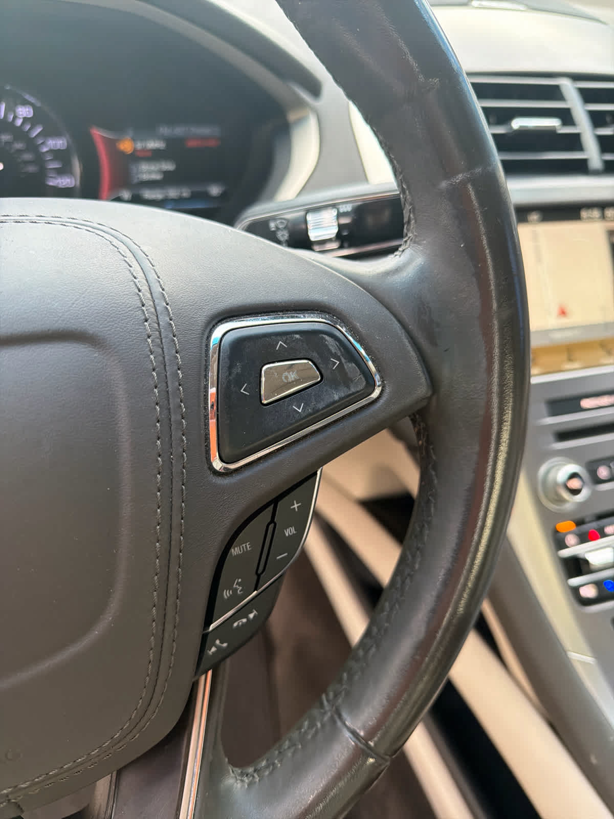 Used 2018 Lincoln MKZ Reserve w/ Technology Package FWD image 22