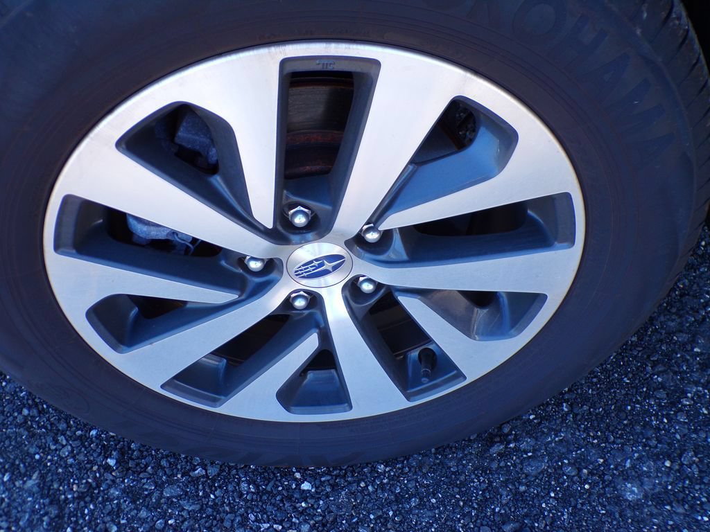Certified 2025 Subaru Outback Premium AWD/4WD image 11