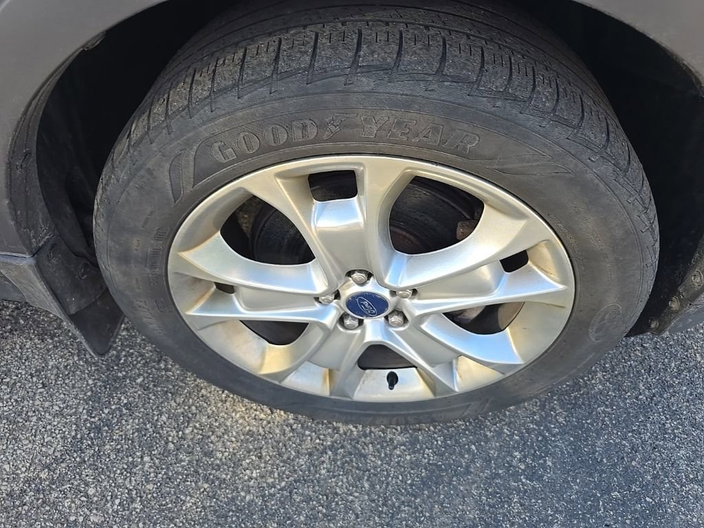 Used 2016 Ford Escape Titanium image 9