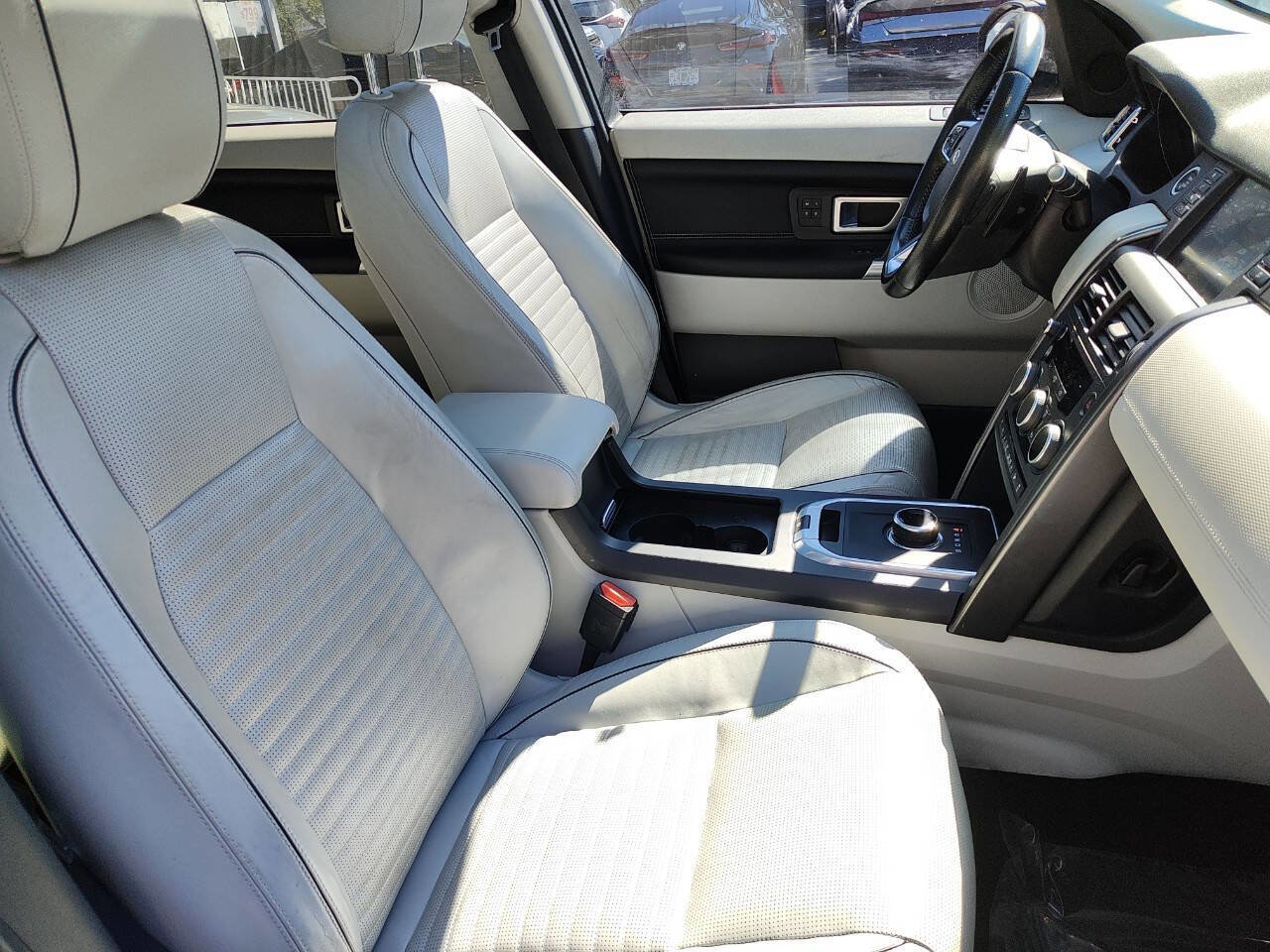 Used 2017 Land Rover Discovery Sport HSE image 50