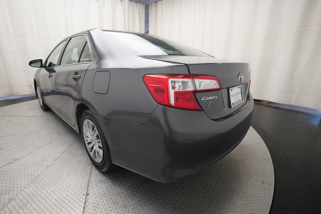 Used 2014 Toyota Camry LE FWD image 32