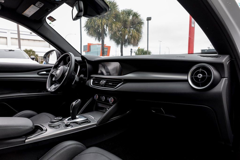 Used 2024 Alfa Romeo Stelvio Veloce image 34