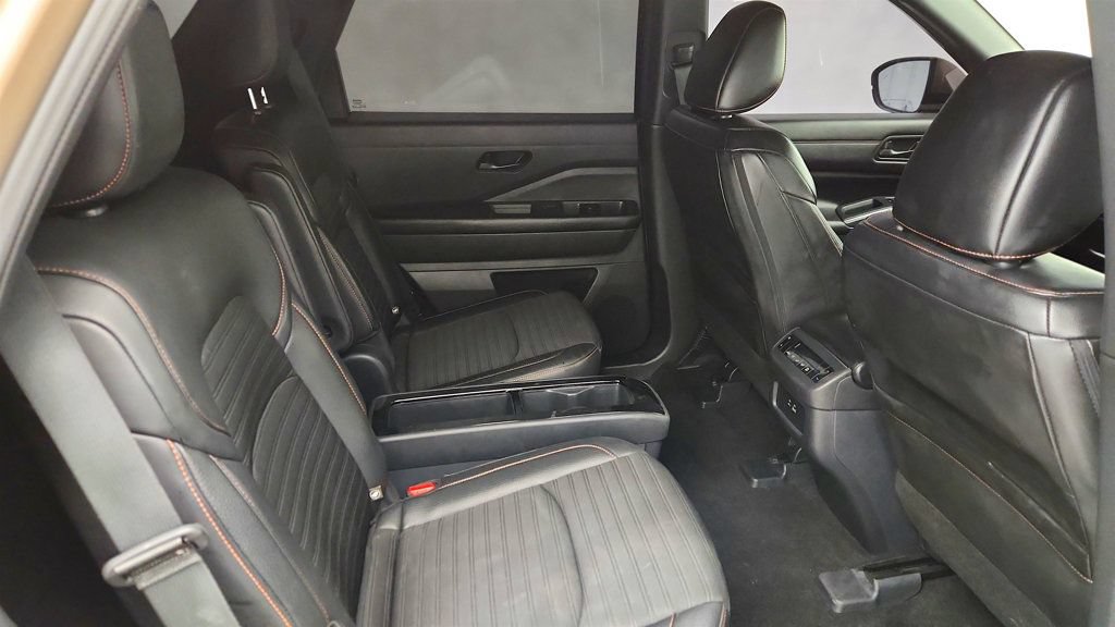 Used 2024 Nissan Pathfinder Rock Creek AWD/4WD image 23