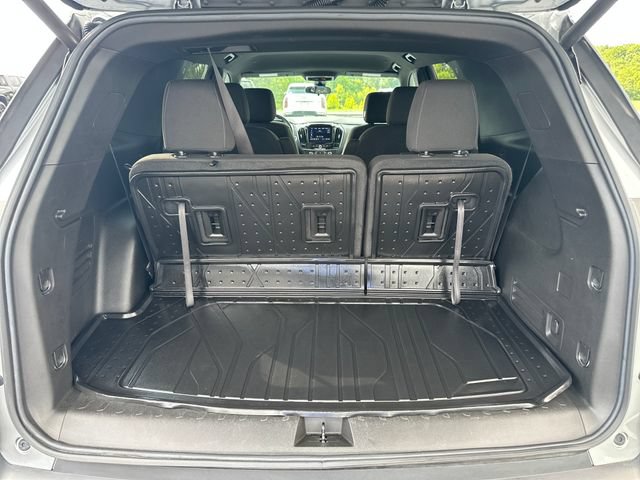 Used 2023 Chevrolet Traverse LT FWD image 9