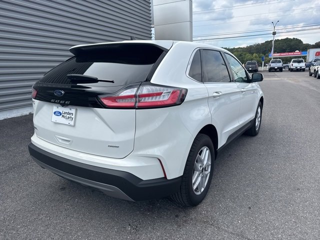 Used 2023 Ford Edge SEL w/ Convenience Package image 3
