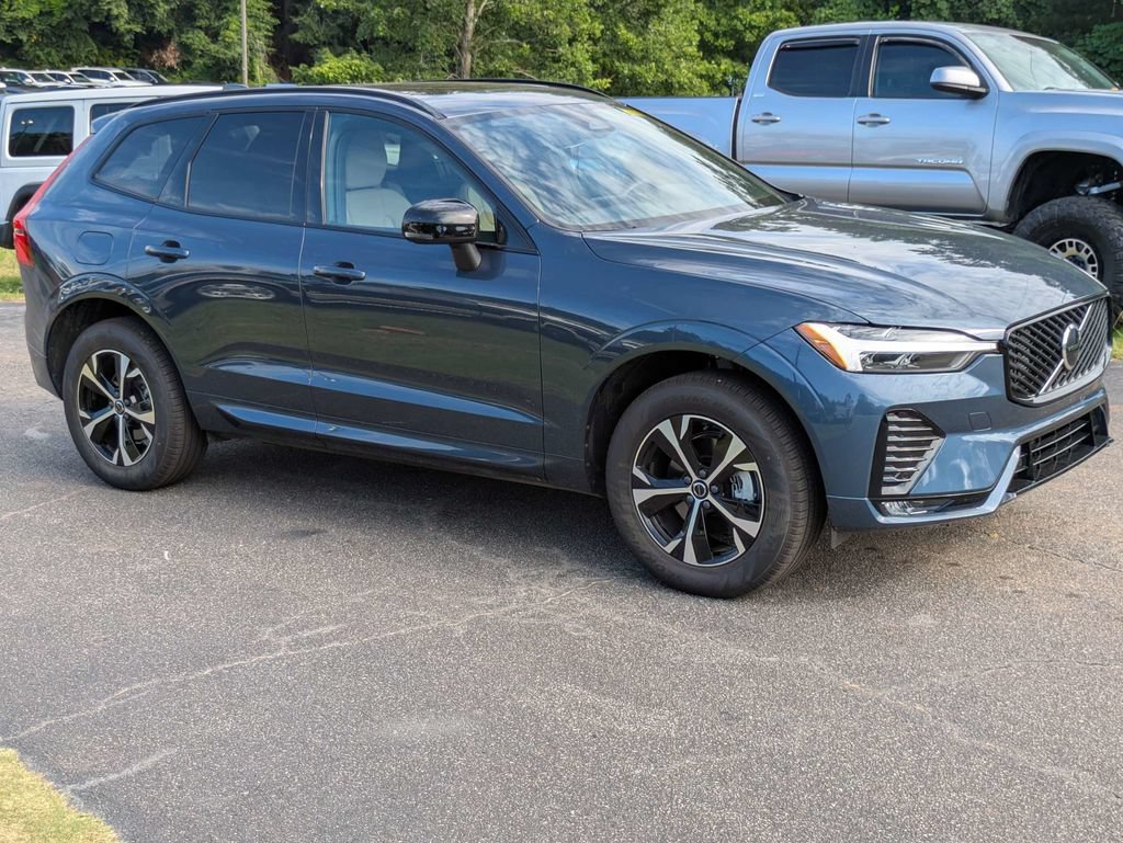 Certified 2026 Volvo XC60 B5 Core AWD/4WD image 8