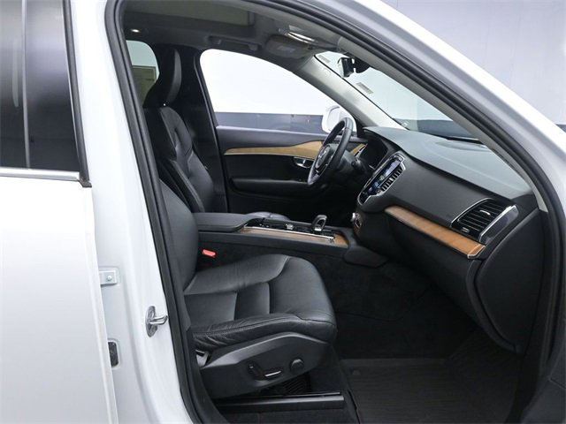 Used 2023 Volvo XC90 B6 Plus w/ Protection Package image 30