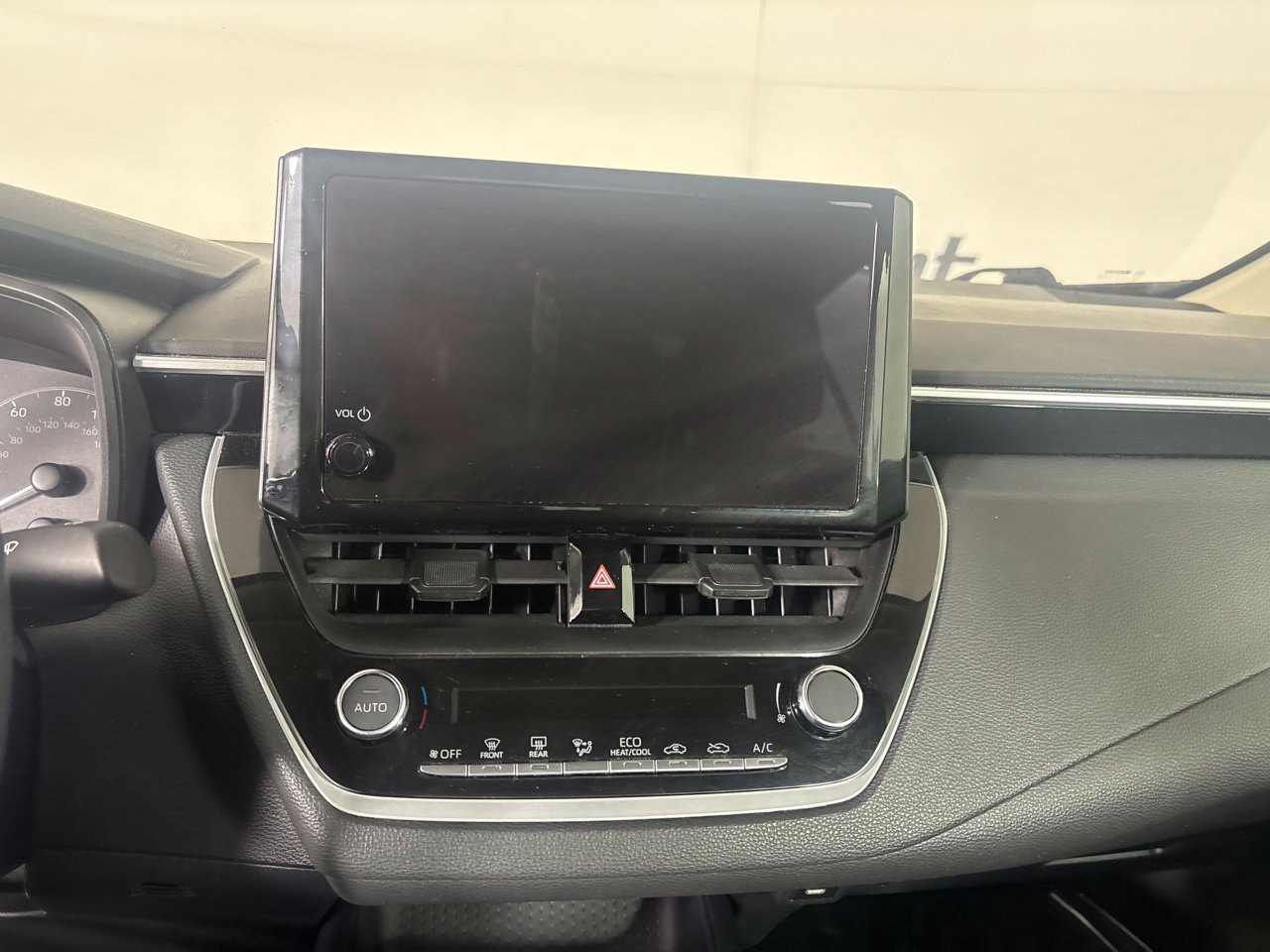 Used 2024 Toyota Corolla LE FWD image 16