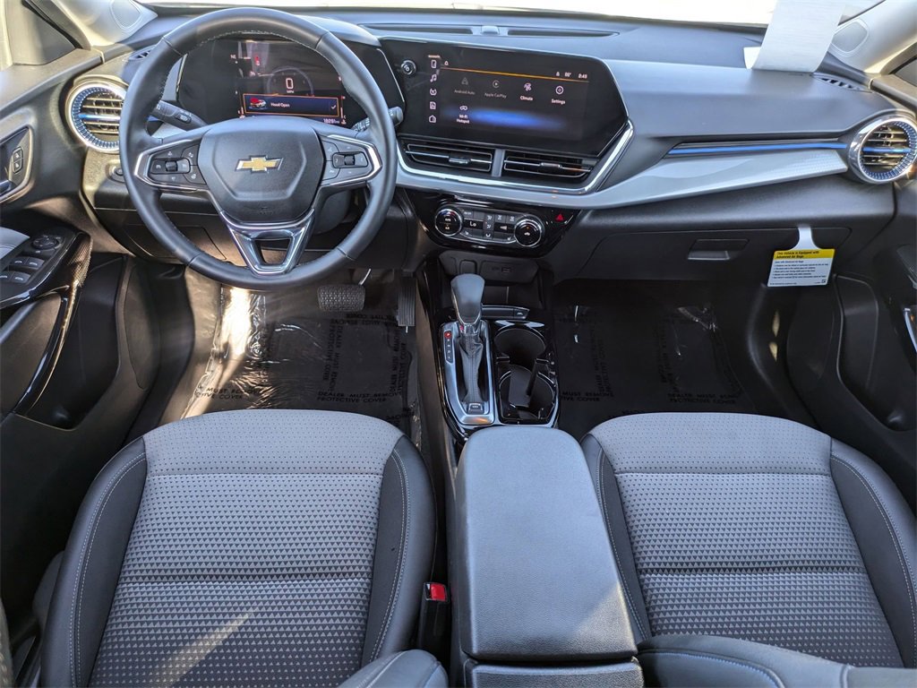 Used 2025 Chevrolet Trax LT w/ LT Convenience Package image 24