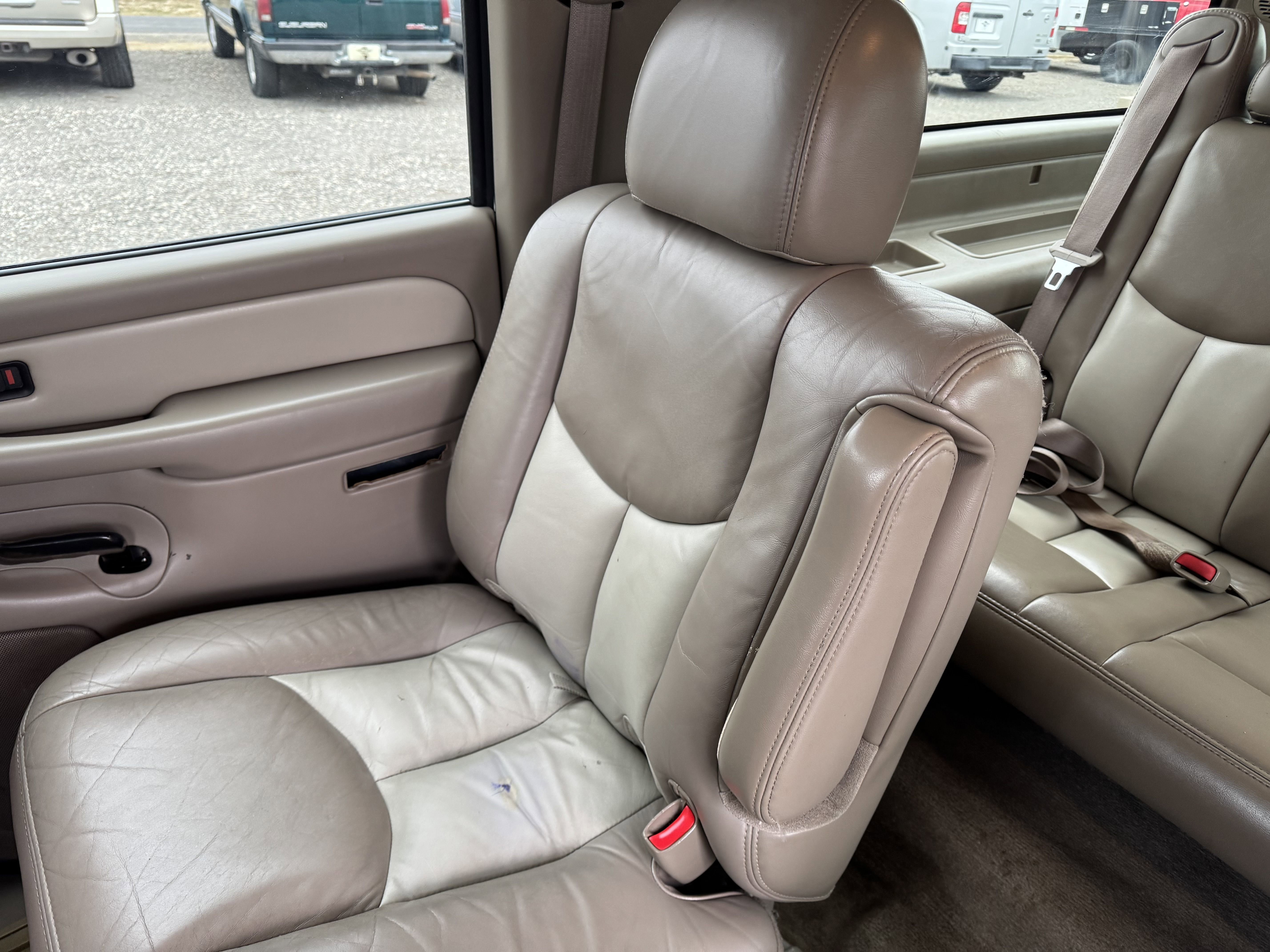 Used 2004 GMC Yukon XL Denali image 14