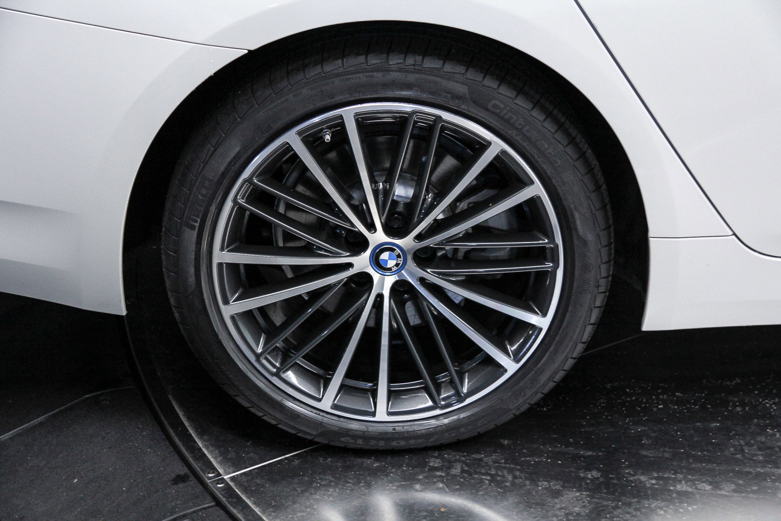 Certified 2023 BMW 530e 530e w/ Premium Package image 8