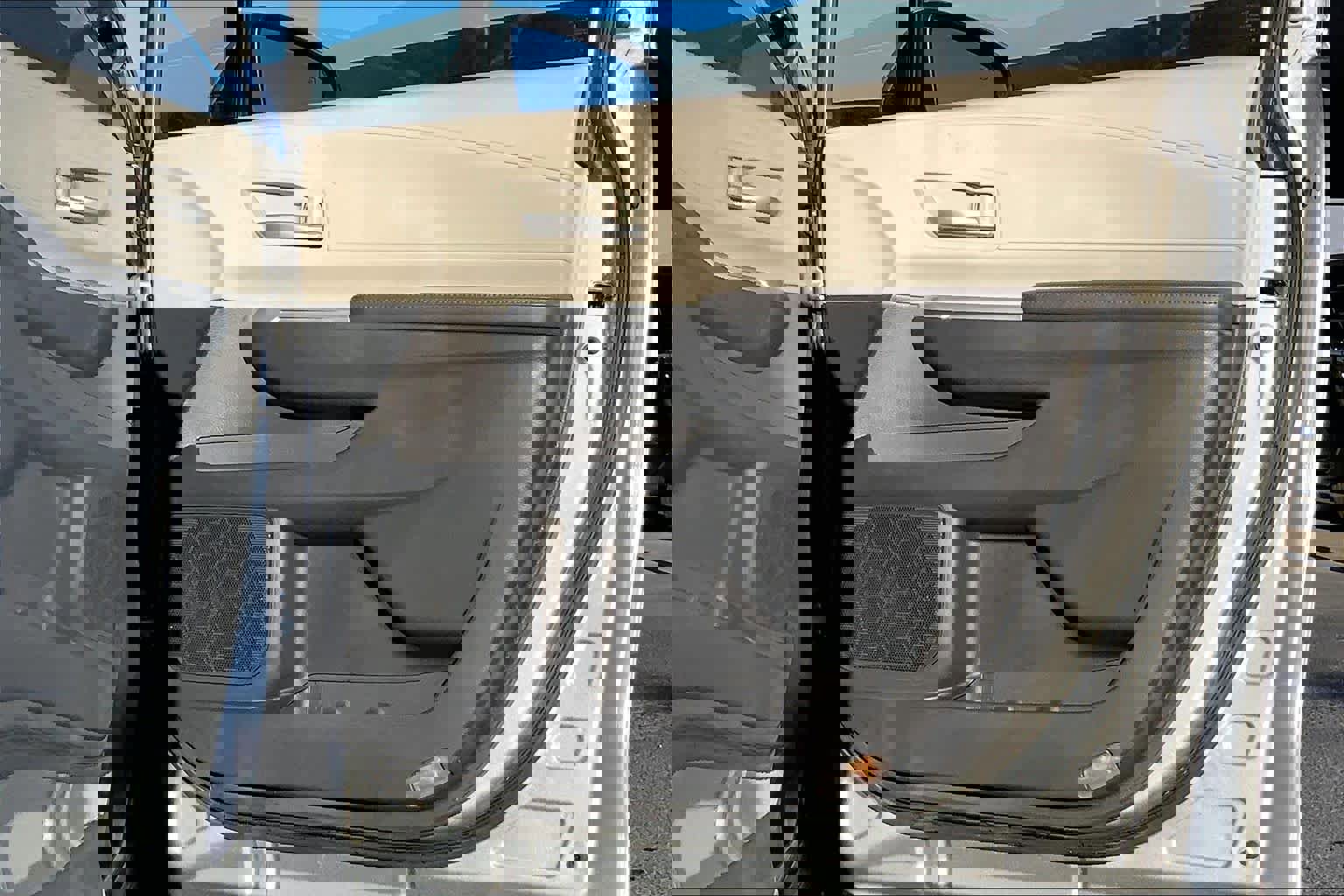 Used 2024 Toyota Sienna XLE image 23