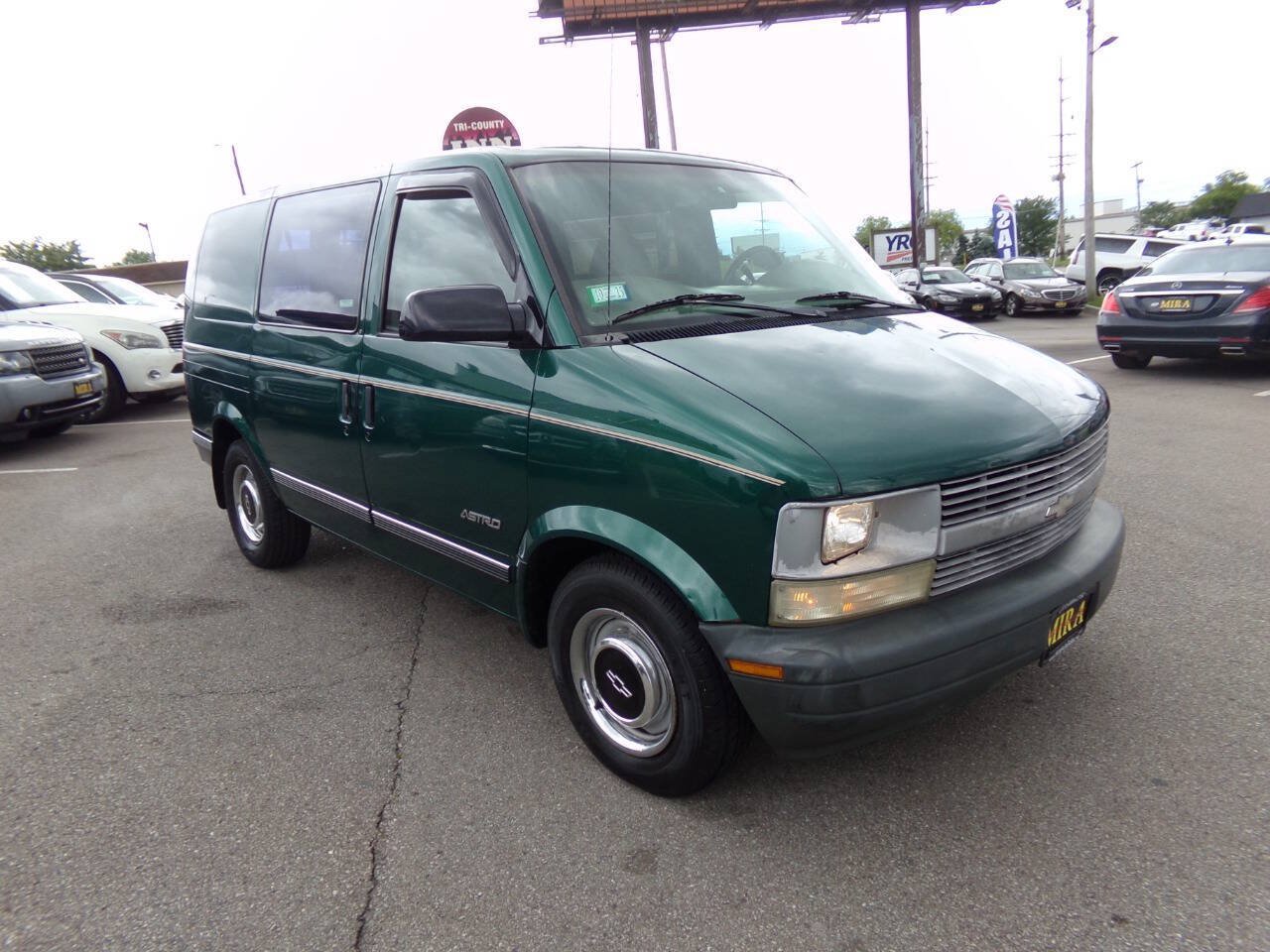 Used 1998 Chevrolet Astro w/ Convenience Group RWD image 53