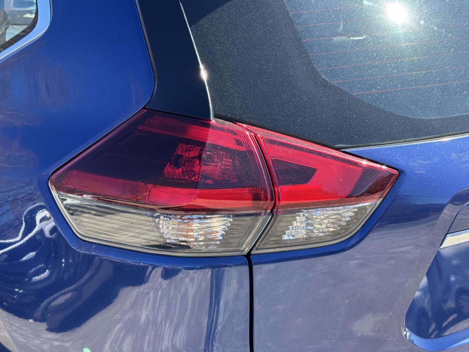 Used 2019 Nissan Rogue S image 8