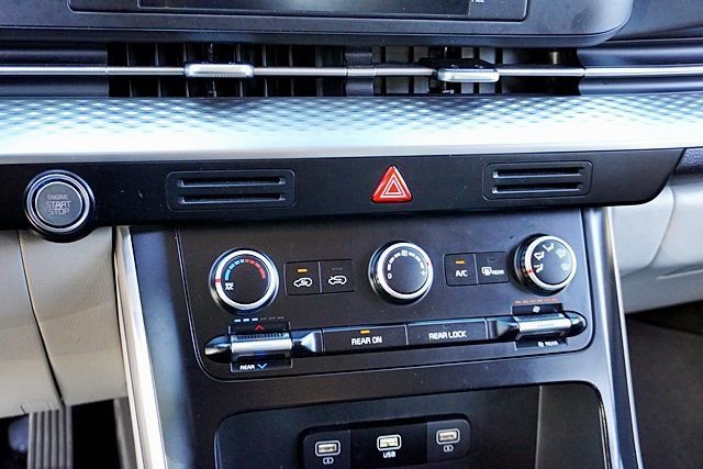 Used 2024 Kia Carnival LX FWD image 28