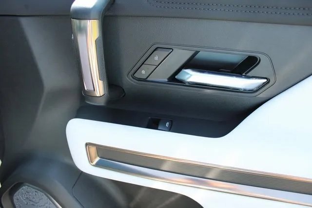 New 2025 GMC Hummer EV 2X image 17