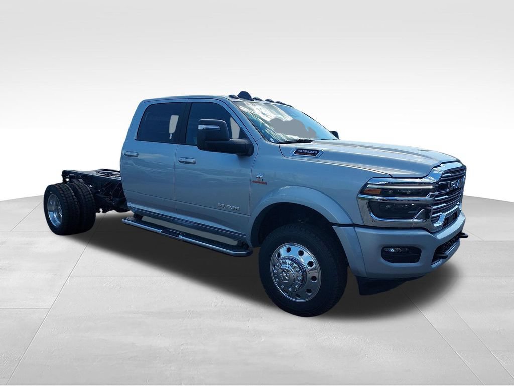 New 2026 RAM 4500 4x4 Crew Cab DRW w/ Laramie Trim Package image 7