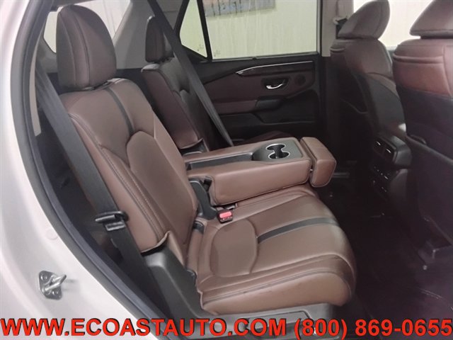Used 2025 Honda Pilot Elite image 16