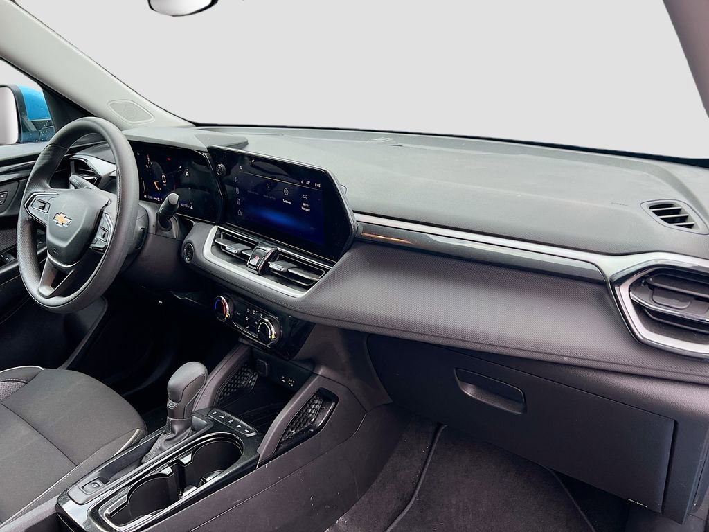 Used 2025 Chevrolet TrailBlazer LT image 28