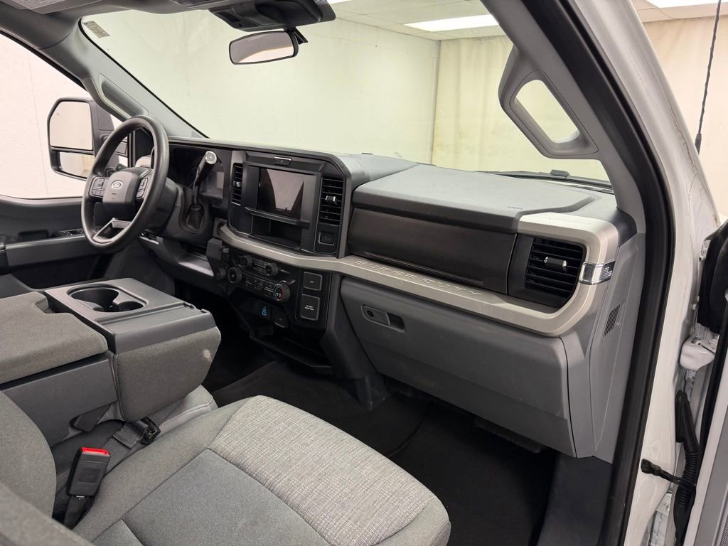 Used 2025 Ford F250 XLT AWD/4WD image 11