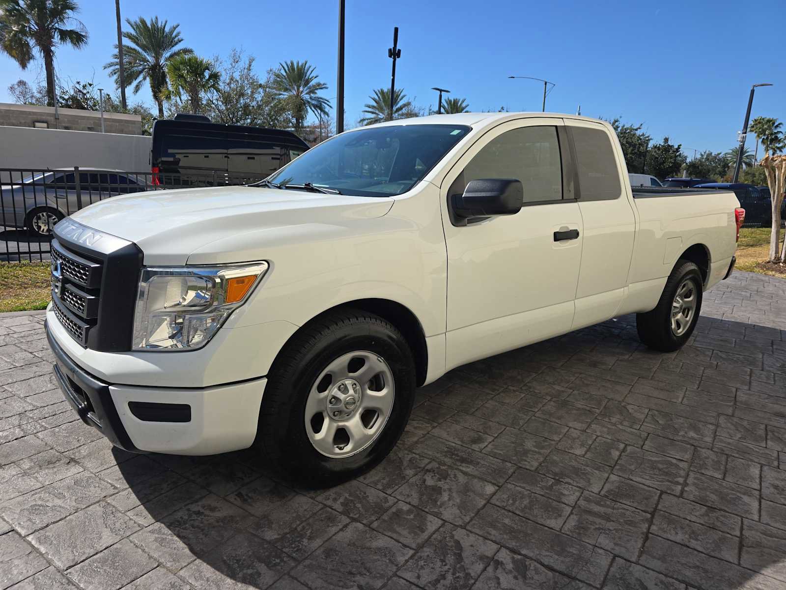 Used 2022 Nissan Titan S image 8